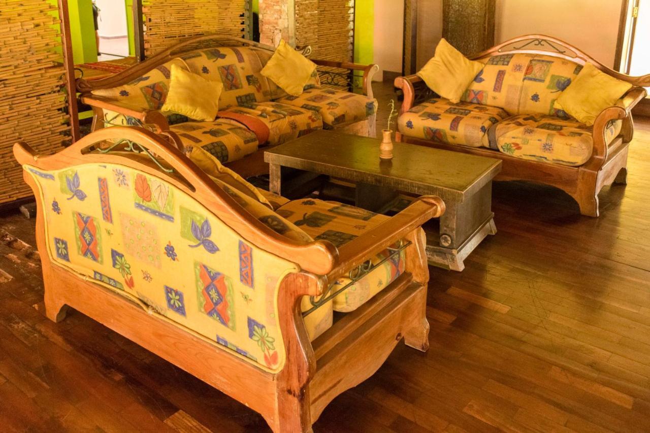 Mountains Of The Moon Hotel Fort Portal Extérieur photo