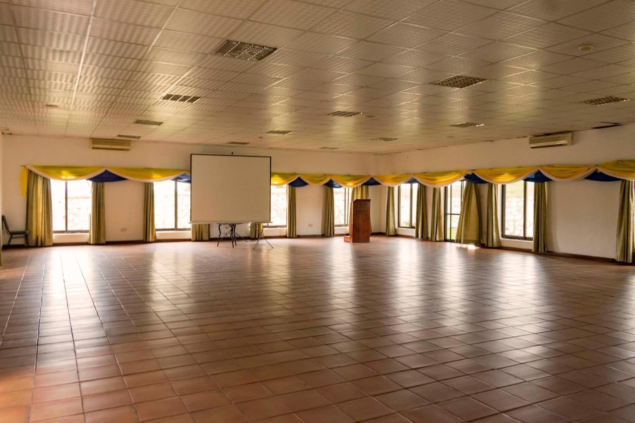 Mountains Of The Moon Hotel Fort Portal Extérieur photo