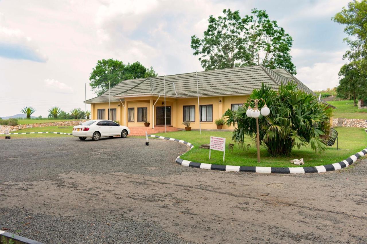 Mountains Of The Moon Hotel Fort Portal Extérieur photo