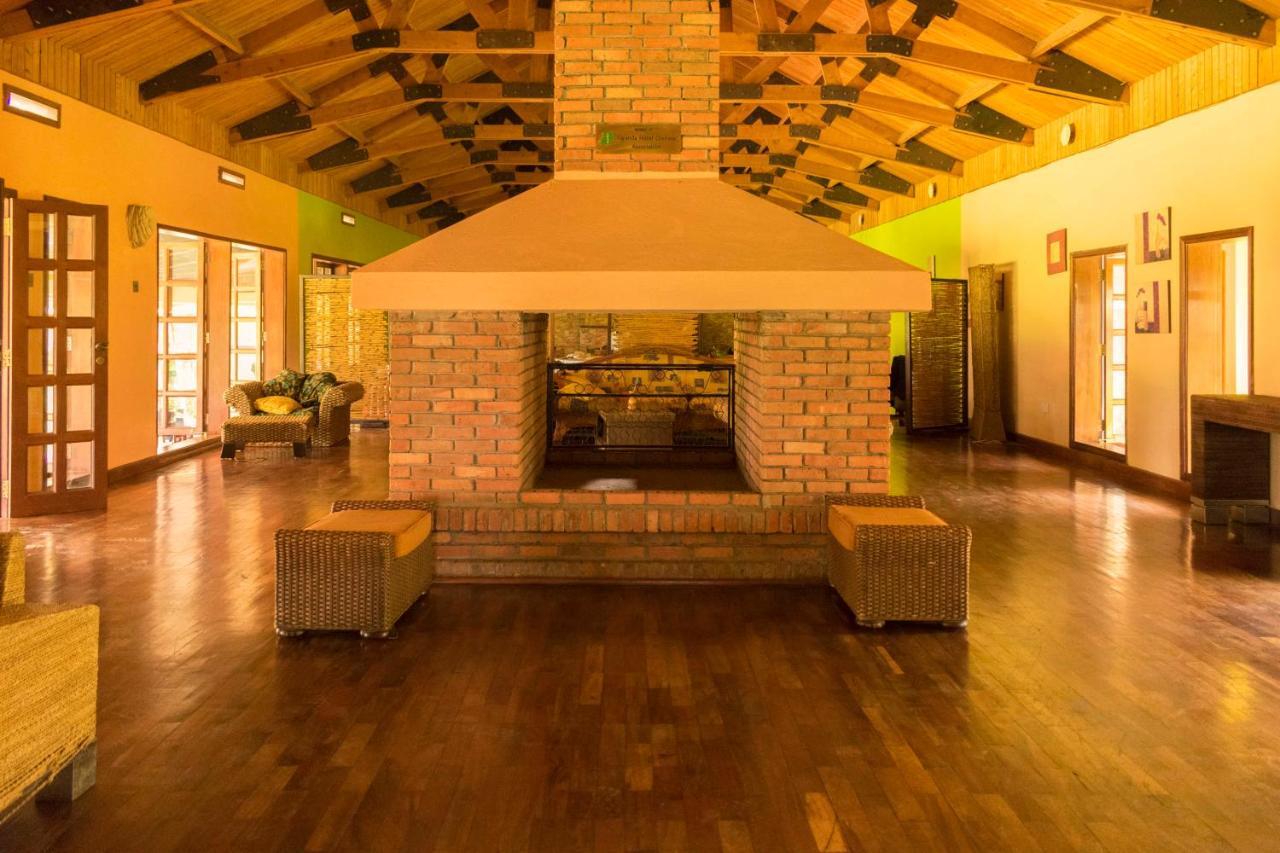 Mountains Of The Moon Hotel Fort Portal Extérieur photo