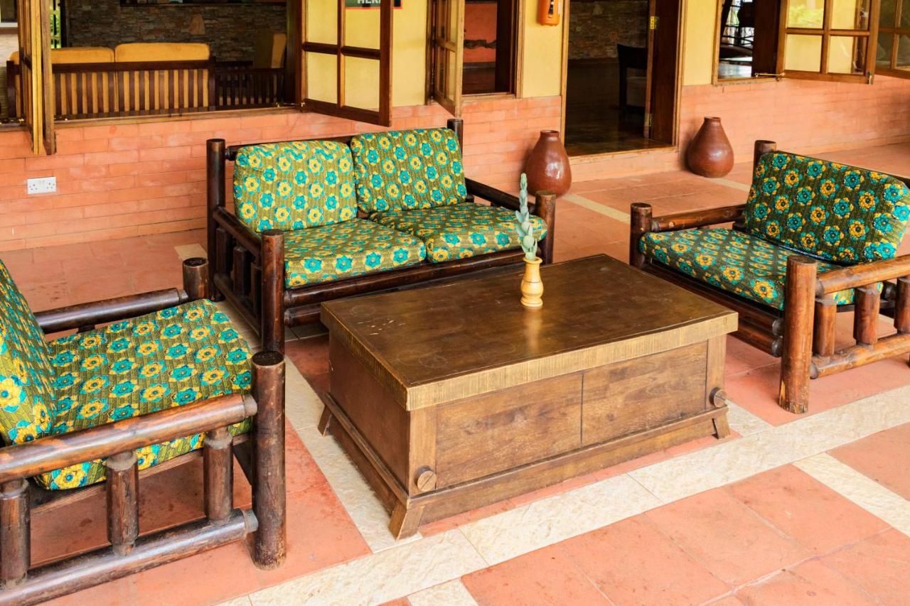 Mountains Of The Moon Hotel Fort Portal Extérieur photo