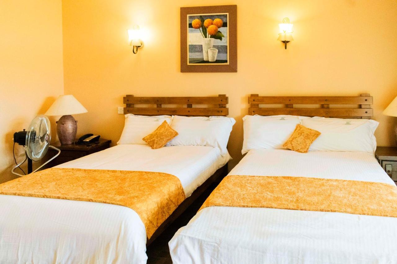 Mountains Of The Moon Hotel Fort Portal Extérieur photo