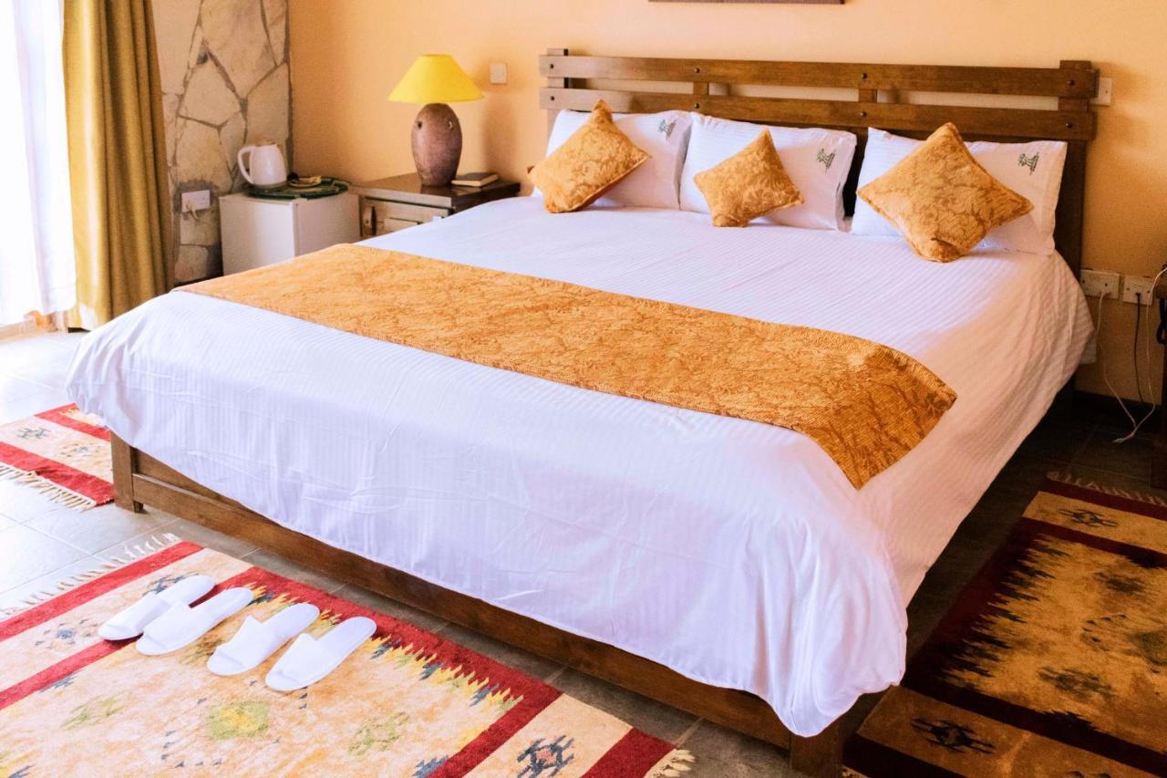 Mountains Of The Moon Hotel Fort Portal Extérieur photo