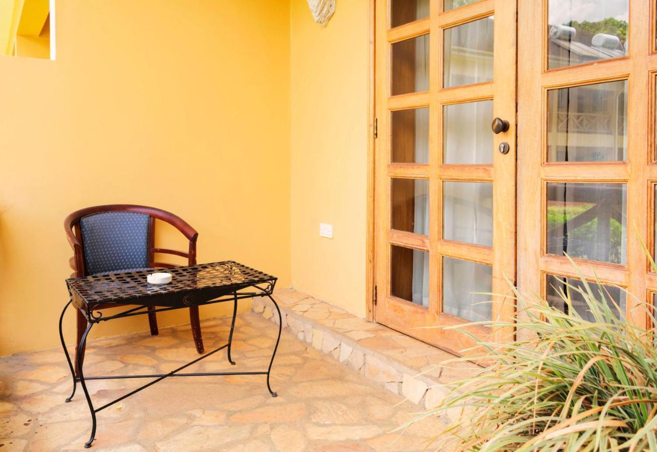 Mountains Of The Moon Hotel Fort Portal Extérieur photo